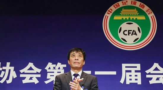 一边吻一边脱一边摸一边做软件